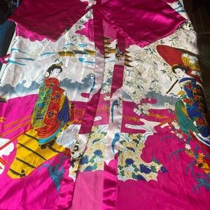 Tangyihui Kimono Size XL Short Sleeve Satin missing belt